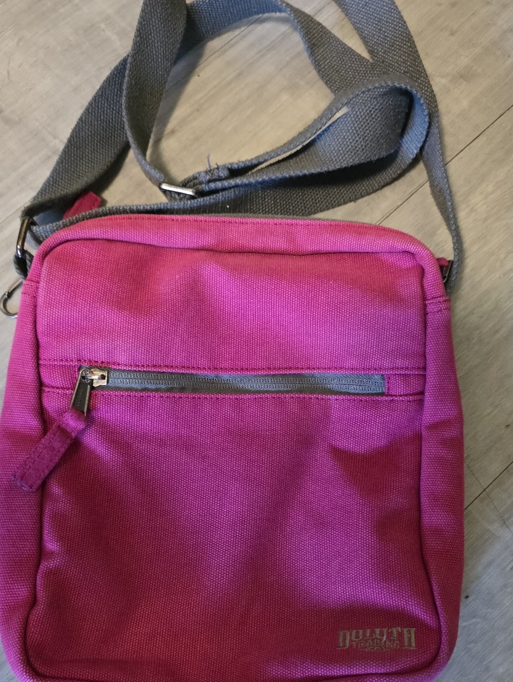 Duluth Trading Co Small Fuchsia Crossbody Messenger Bag